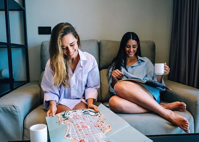 מלון דירות Adagio Malta 4*